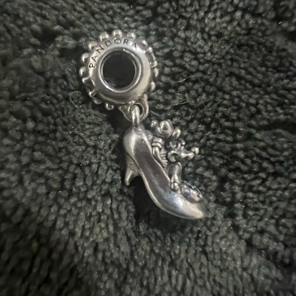 Pandora Disney Cinderella Glass
Slipper and Mice Dangle Charm
Blue & Clear